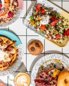 RÉSEAUX SOCIAUX VS BRUNCH