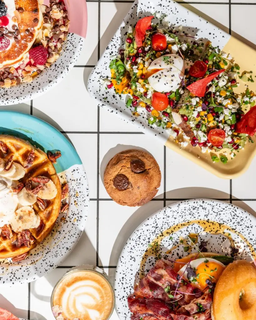RÉSEAUX SOCIAUX VS BRUNCH