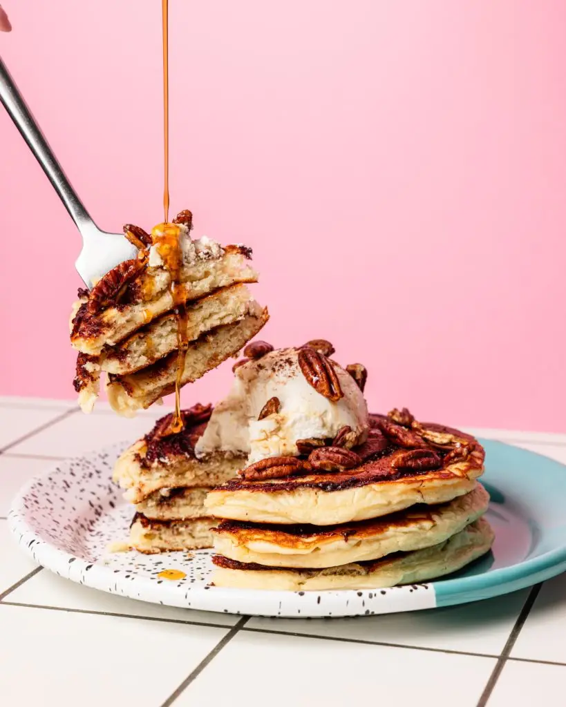 CINNAMON ROLLS PANCAKES