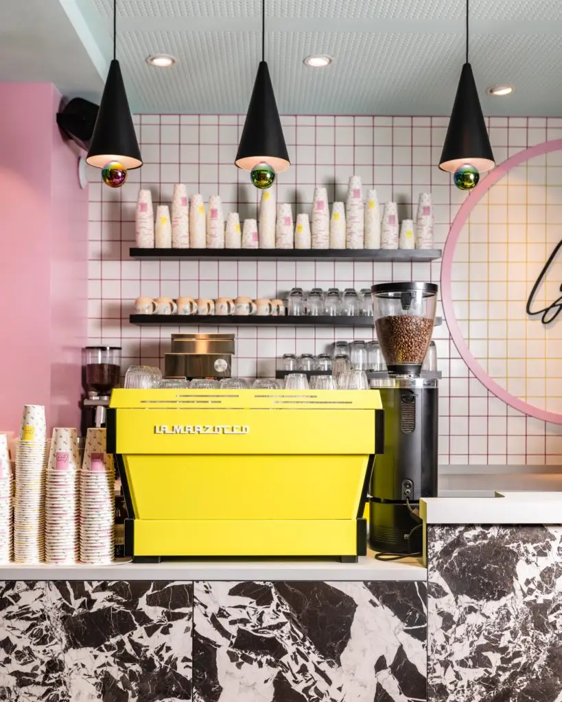 MACHINE À CAFÉ